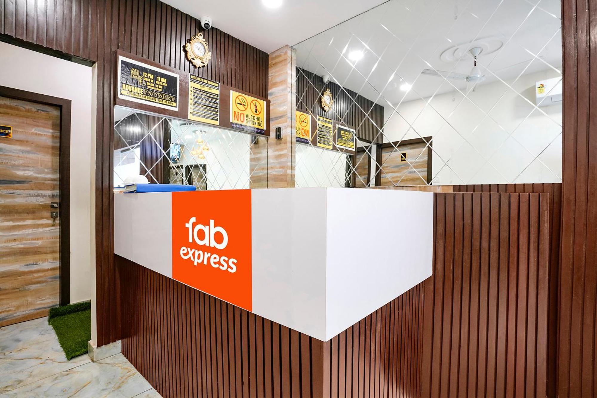 Fabexpress Good Luck Residency - Nr Nesco Exhibition Center Hotel Mumbai Exterior photo