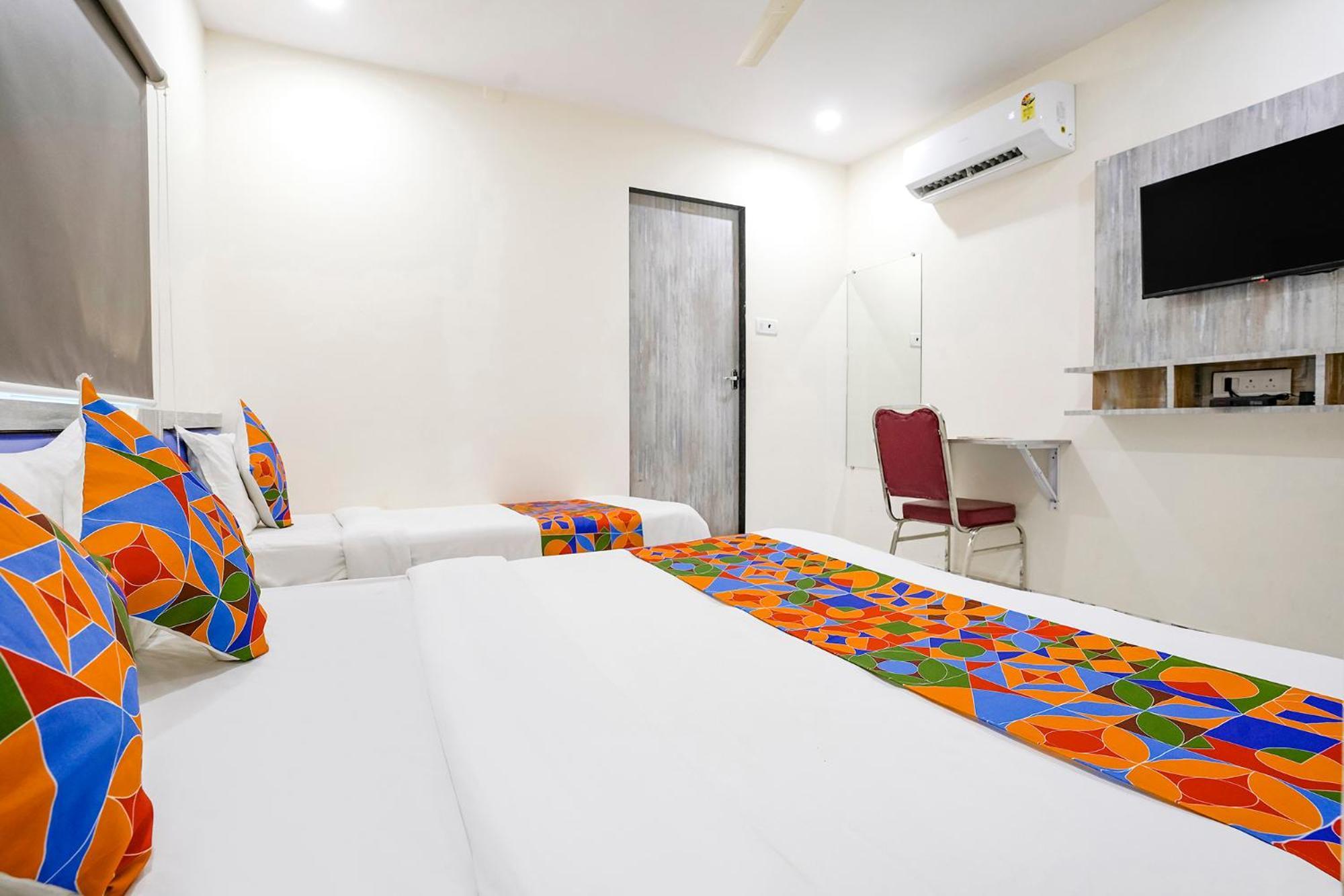 Fabexpress Good Luck Residency - Nr Nesco Exhibition Center Hotel Mumbai Exterior photo