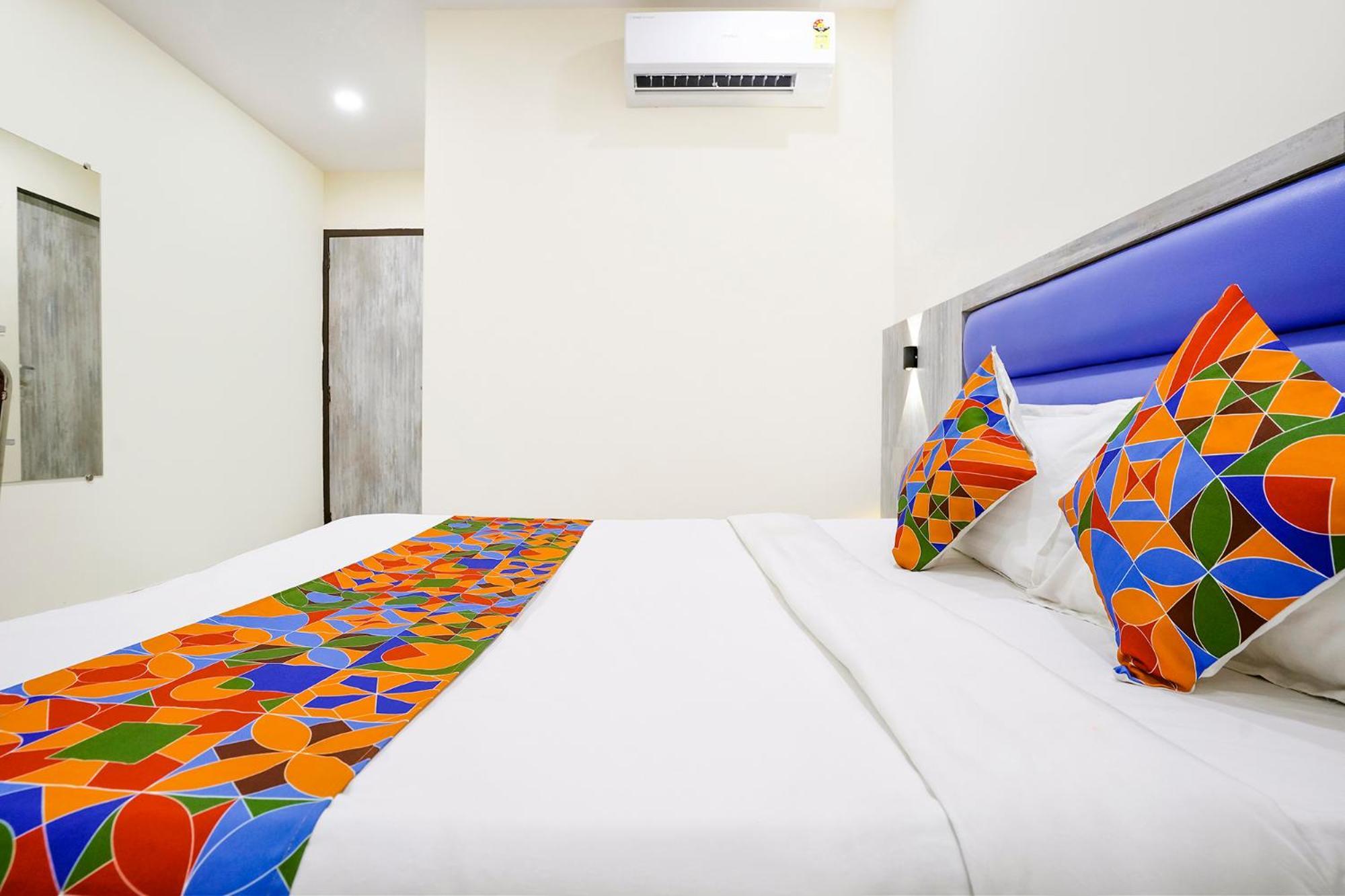 Fabexpress Good Luck Residency - Nr Nesco Exhibition Center Hotel Mumbai Exterior photo